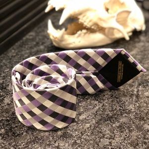DONALD TRUMP💜SIGNATURE COLLECTION TIE, STUNNING!